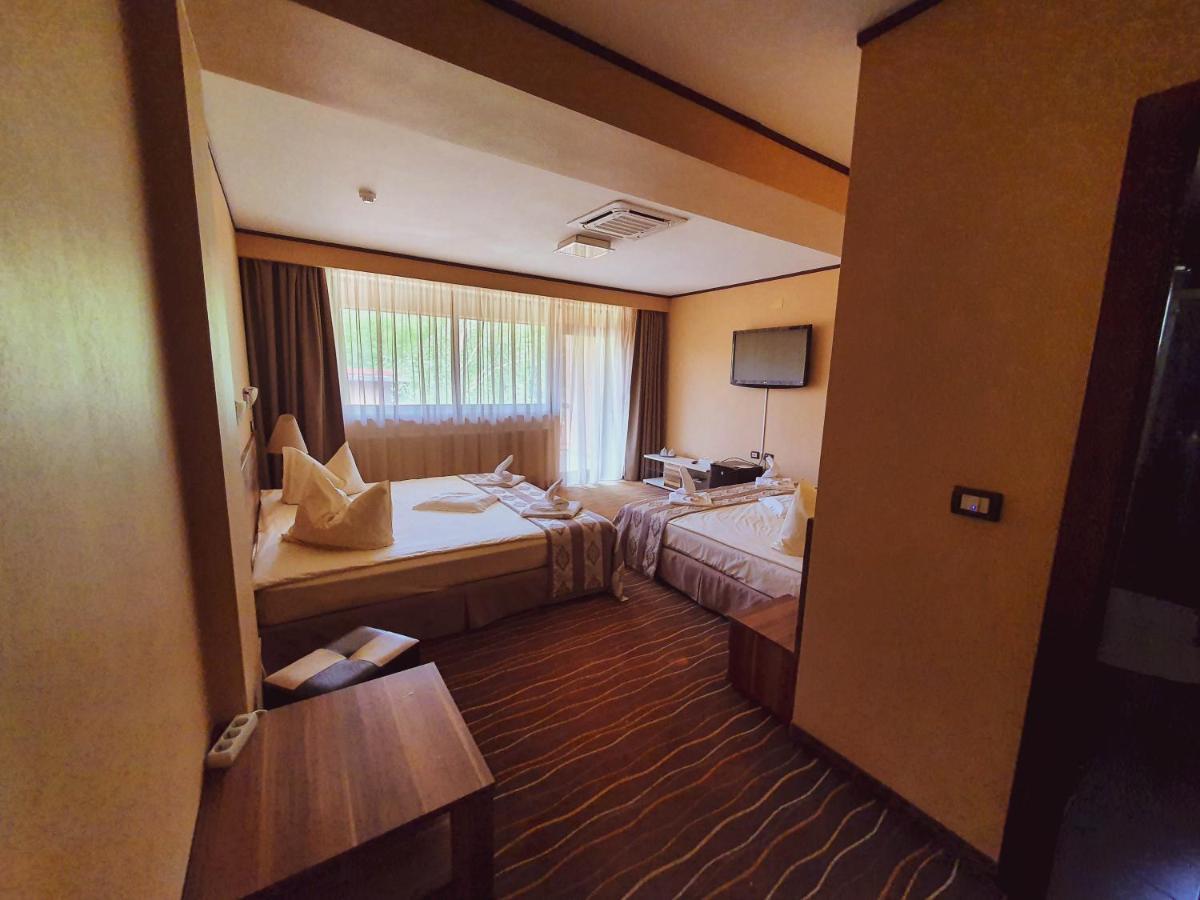 Hotel Belvedere Совата Екстериор снимка