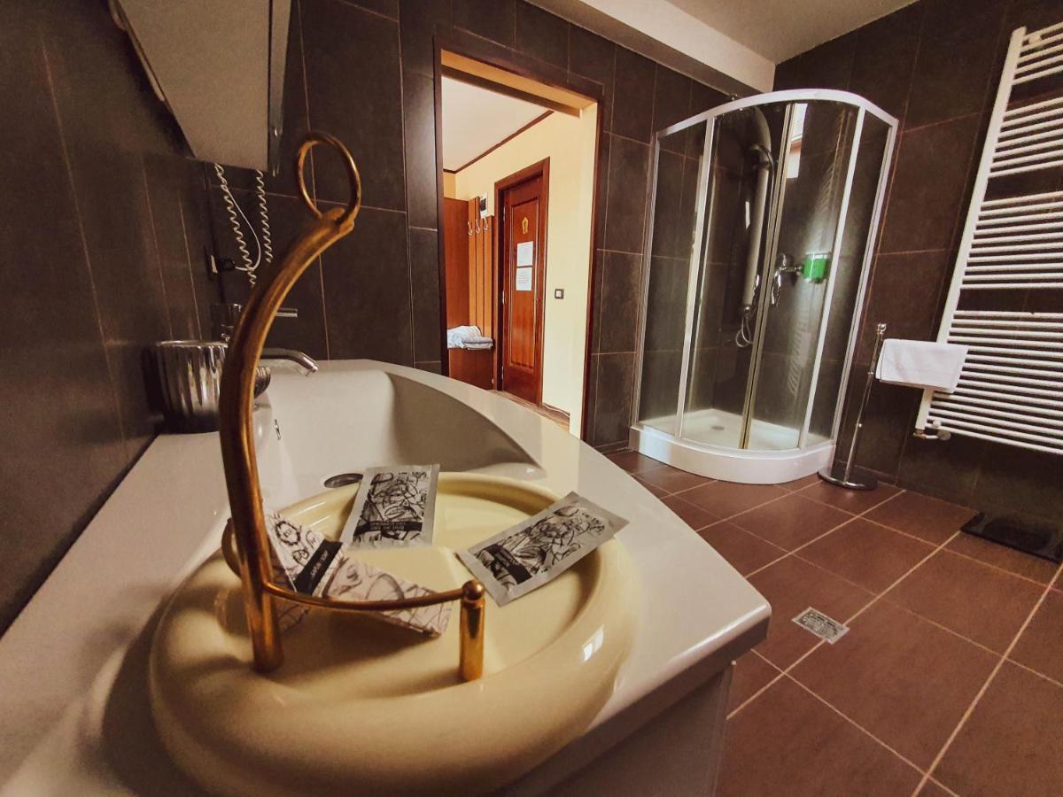 Hotel Belvedere Совата Екстериор снимка