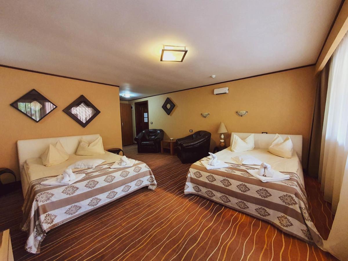 Hotel Belvedere Совата Екстериор снимка