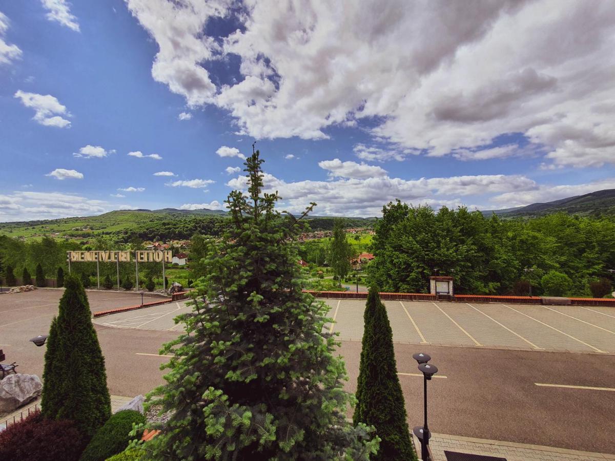 Hotel Belvedere Совата Екстериор снимка