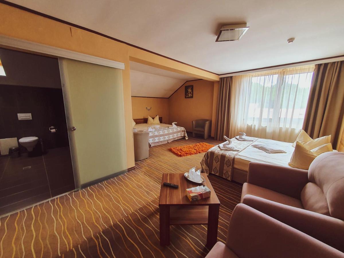 Hotel Belvedere Совата Екстериор снимка
