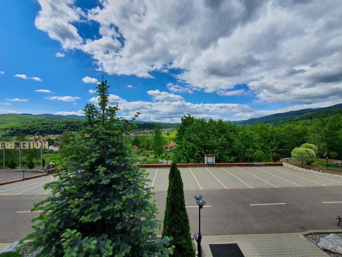 Hotel Belvedere Совата Екстериор снимка