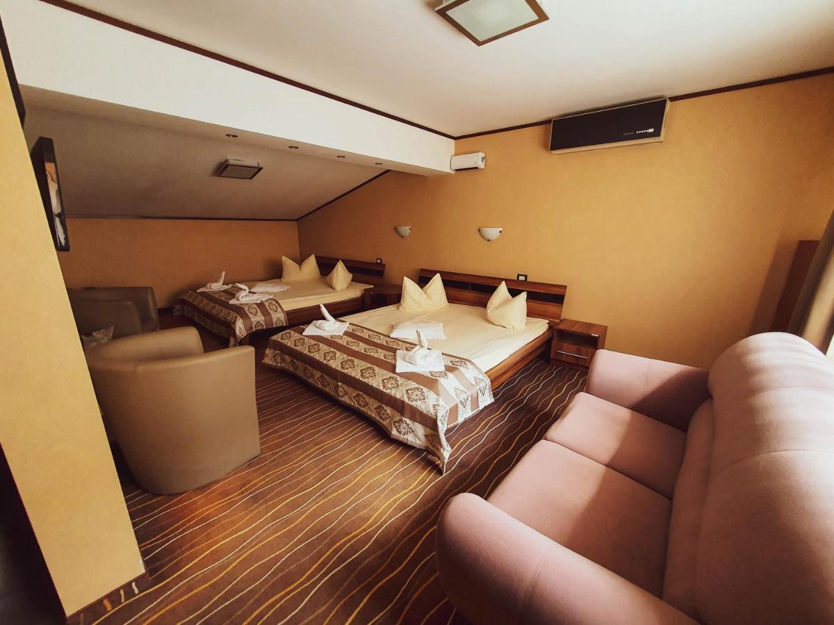 Hotel Belvedere Совата Екстериор снимка