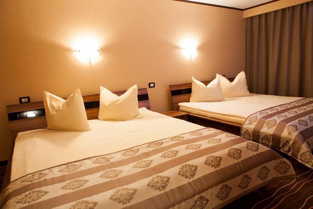 Hotel Belvedere Совата Екстериор снимка