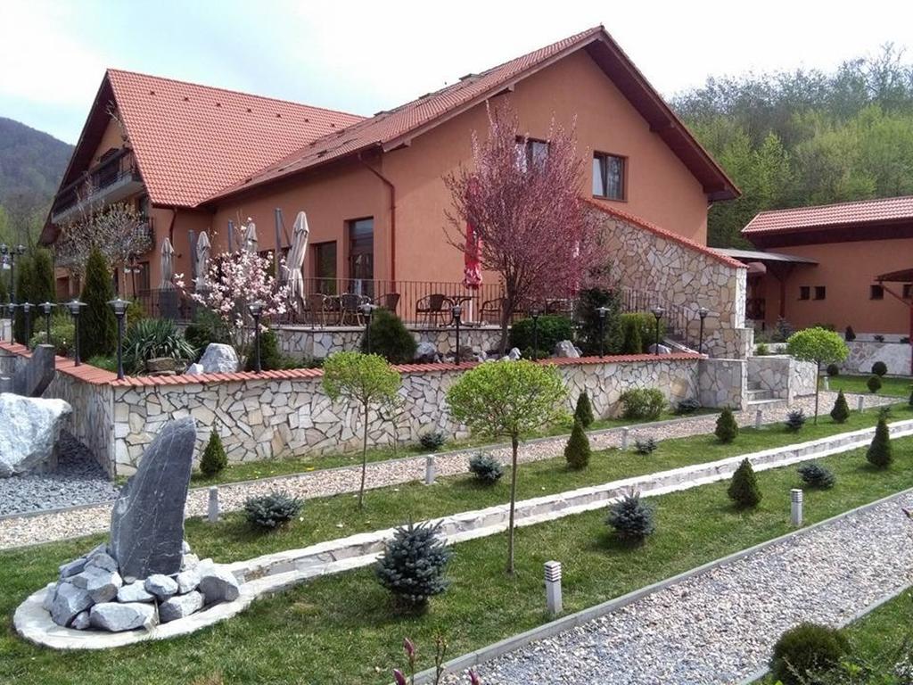 Hotel Belvedere Совата Екстериор снимка