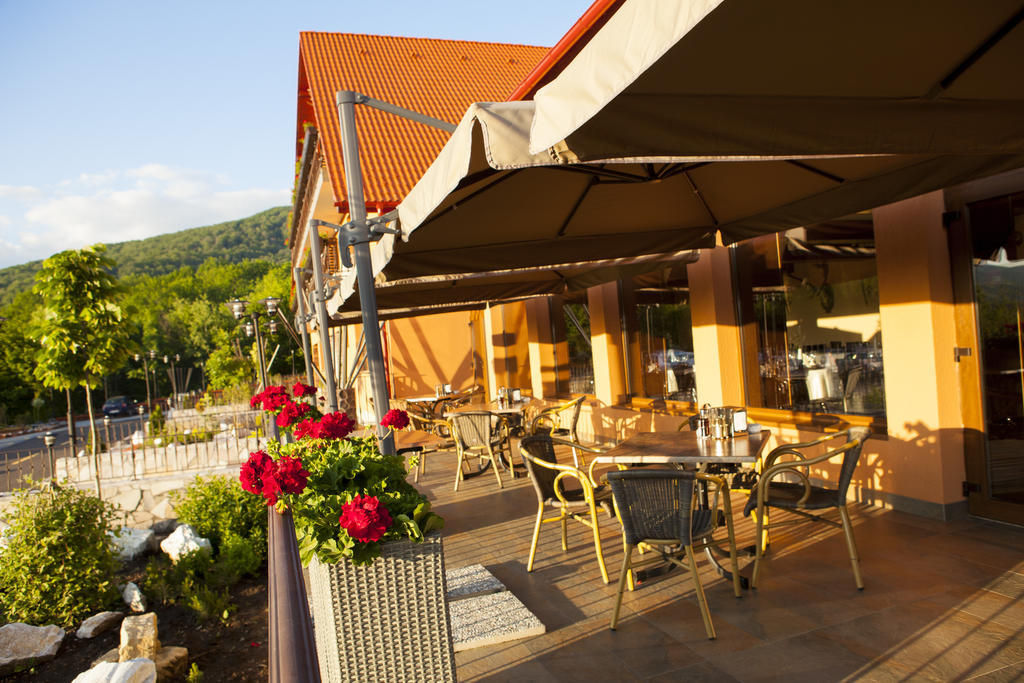 Hotel Belvedere Совата Екстериор снимка