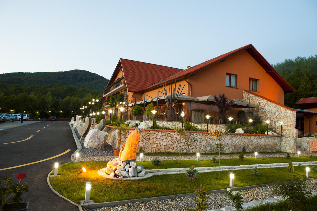 Hotel Belvedere Совата Екстериор снимка